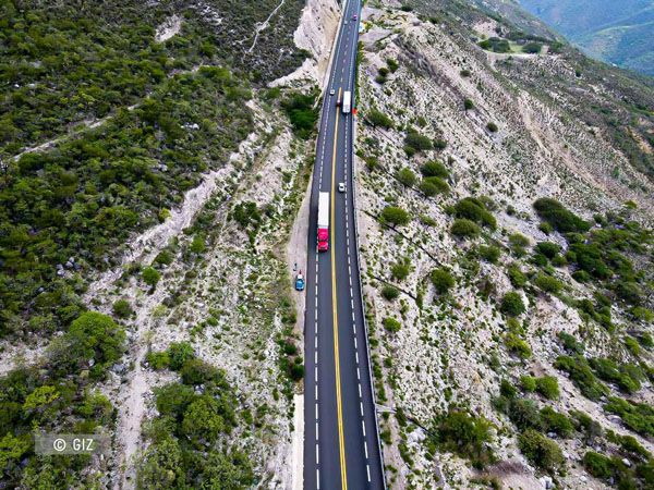 Estimación de las emisiones por el uso de transporte de carga en México: transporte multimodal