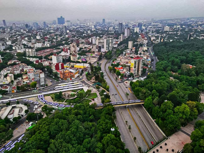 Vista panorámica de avenidas de la Ciudad de México.