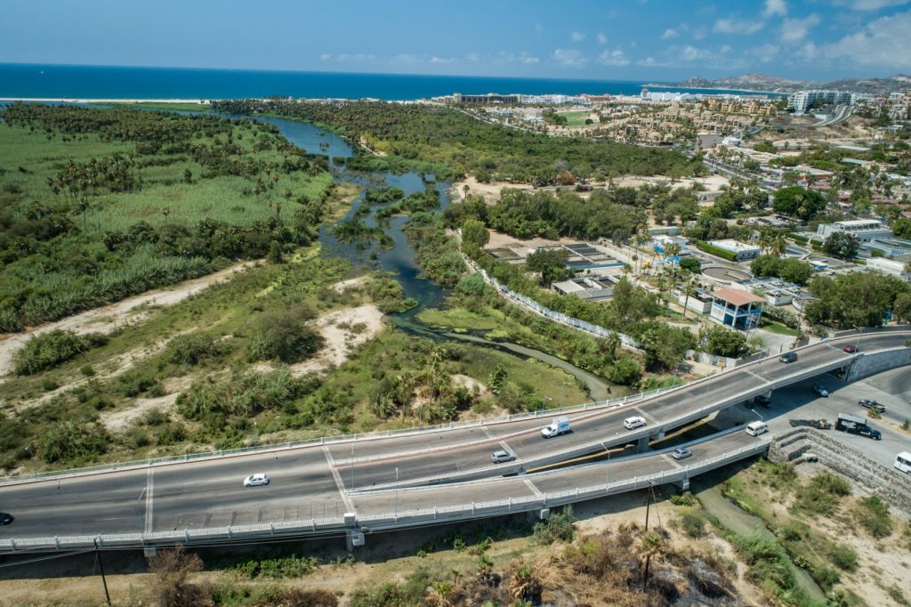 Desarrollo económico e infraestructura en la ciudad de Los Cabos.