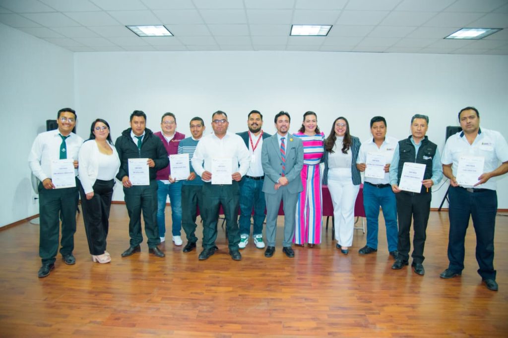 Se ha reconocido a las personas transportistas por la toma y aplicación de la capacitación de conducción eficiente. Foto: © Secretaría de Movilidad del Estado de México