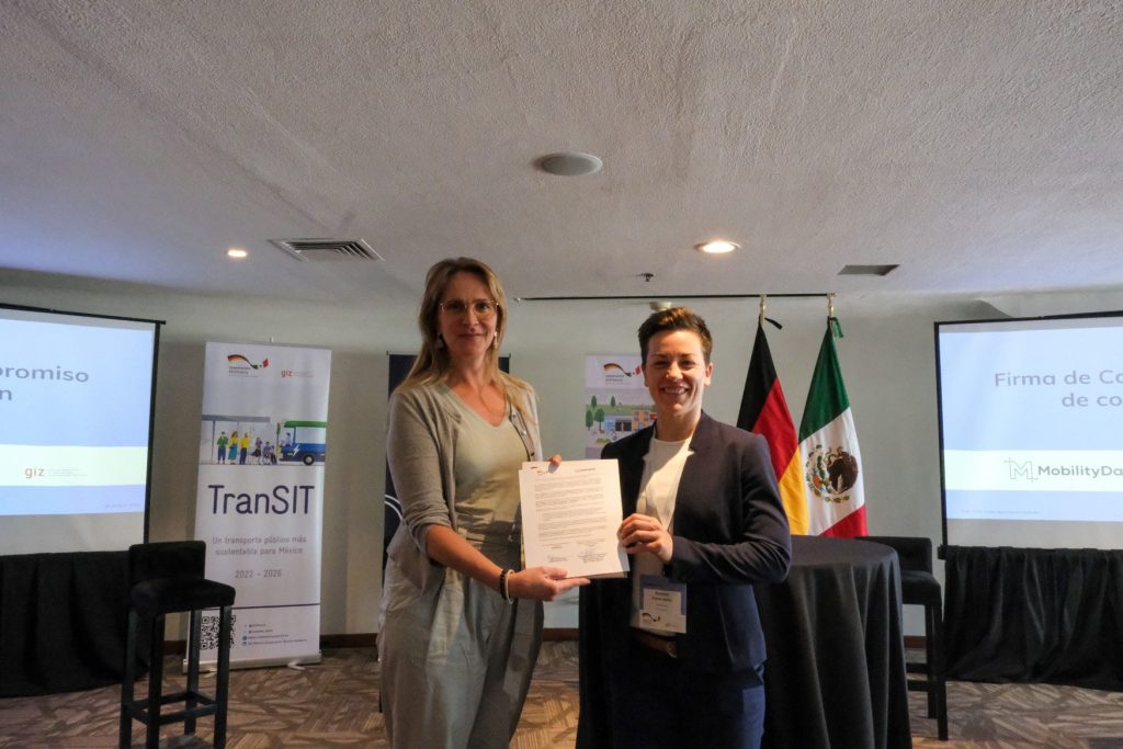 GIZ México y MobilityData formalizaron colaboración para impulsar la digitalización del sector.