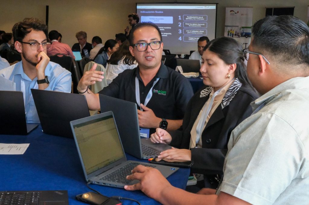 GIZ México y MobilityData formalizaron colaboración para impulsar la digitalización del sector.