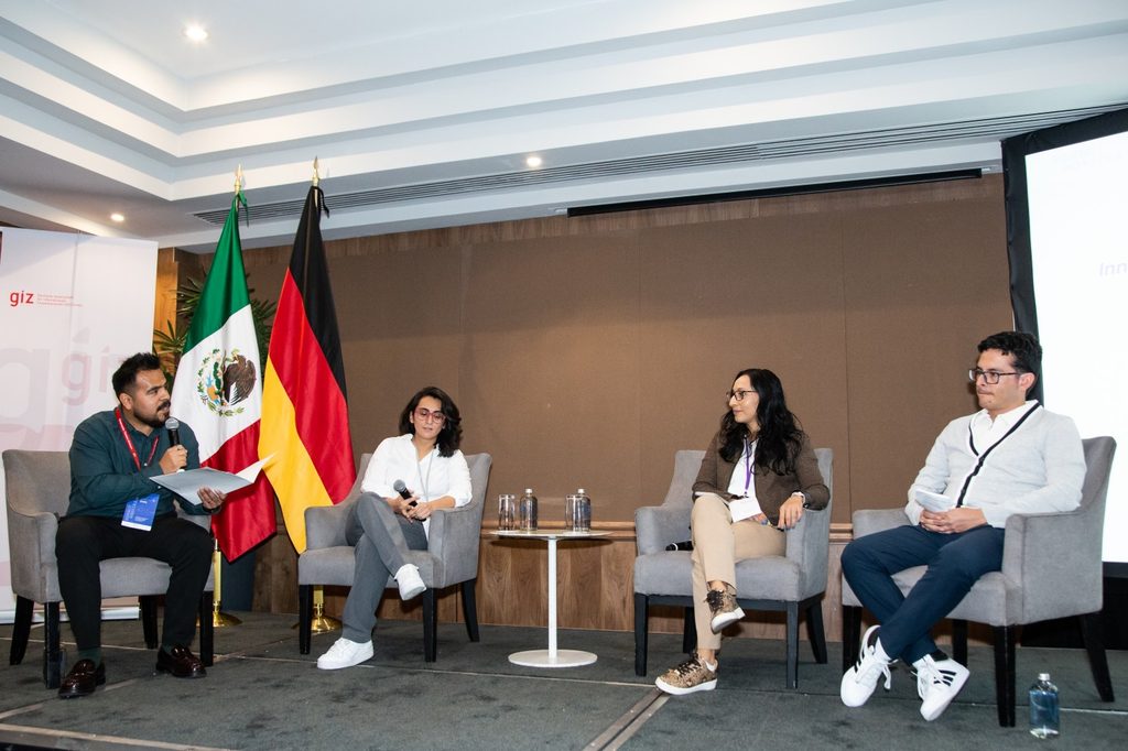 Panel sobre el trabajo del proyecto en innovación en el transporte público. Foto: © GIZ | Nirvana Paz